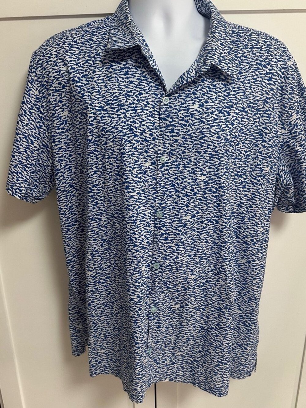 Tori Richard Men's Shirt Shark Pattern Size 2 XL Casual Hawaiian